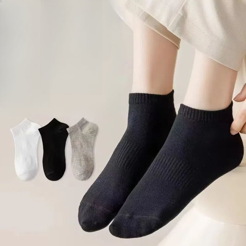 ถุงเท้ากีฬาระบายอากาศดูดซับเหงื่อสำหรับสี่ฤดูสีดำและสีขาว/2 สี