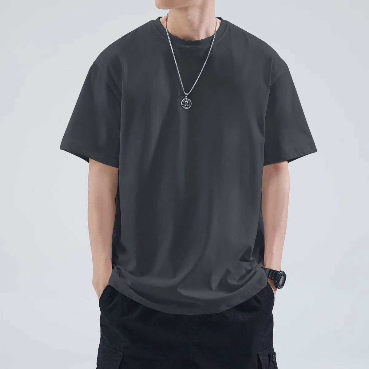 เสื้อยืดคอกลมแขนสั้น ทรงหลวม สีพื้น / 3 สี