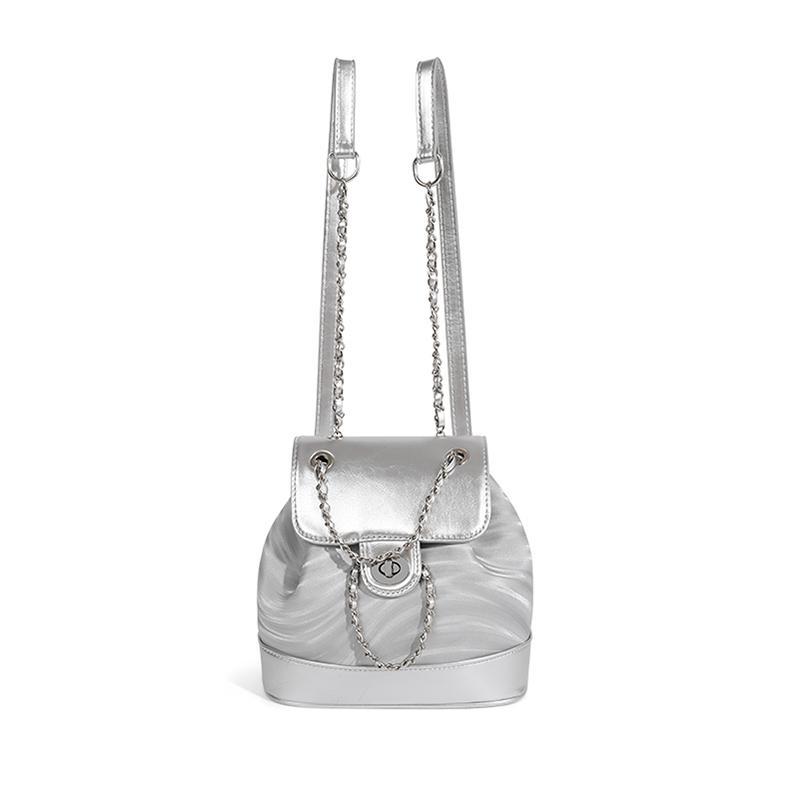 高級輕奢感銀扣鍊條設計雙肩包