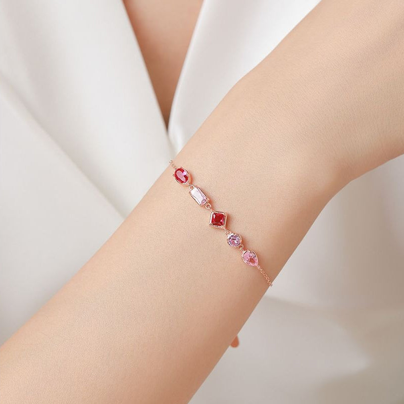 สร้อยข้อมือทองคำชมพูและเพทายสีม่วงสุดหรู