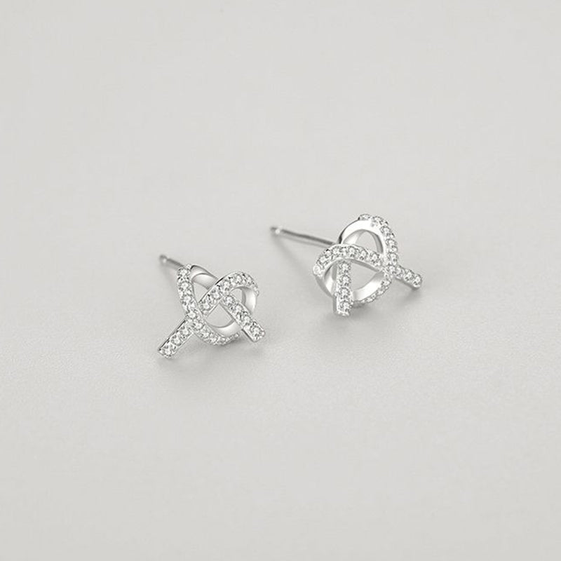 ต่างหูรูปกางเขนรูปหัวใจประดับเพชรไมโครเพ้นท์สไตล์หรูหรา