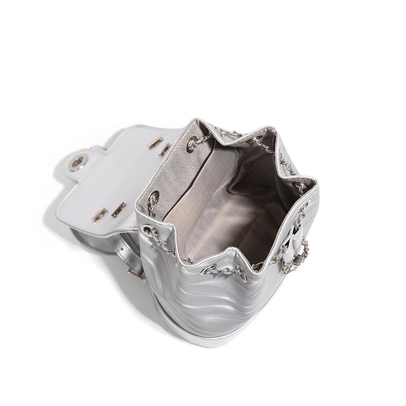 高級輕奢感銀扣鍊條設計雙肩包